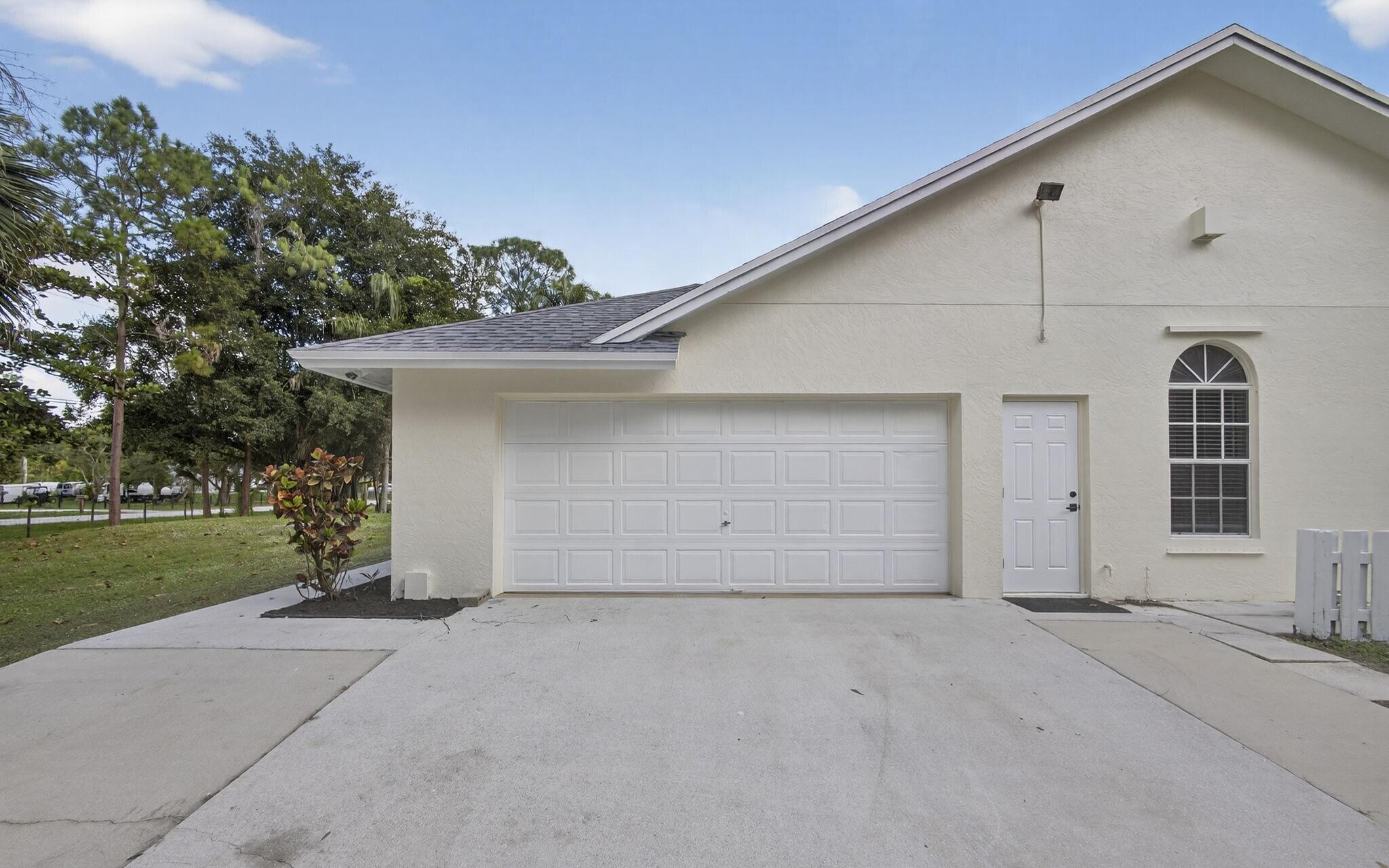 LOXAHATCHEE ACREAGE - Residential