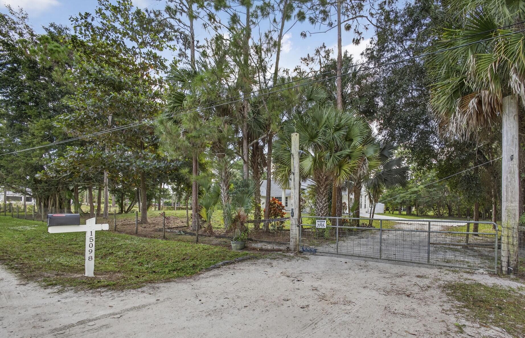 LOXAHATCHEE ACREAGE - Residential