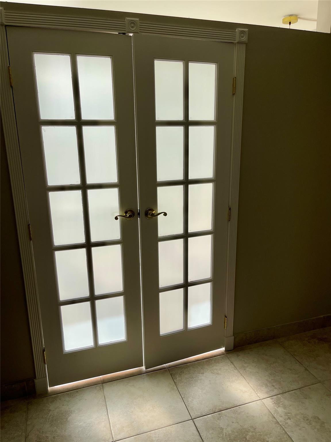 Desoto Park Condo - Residential Lease