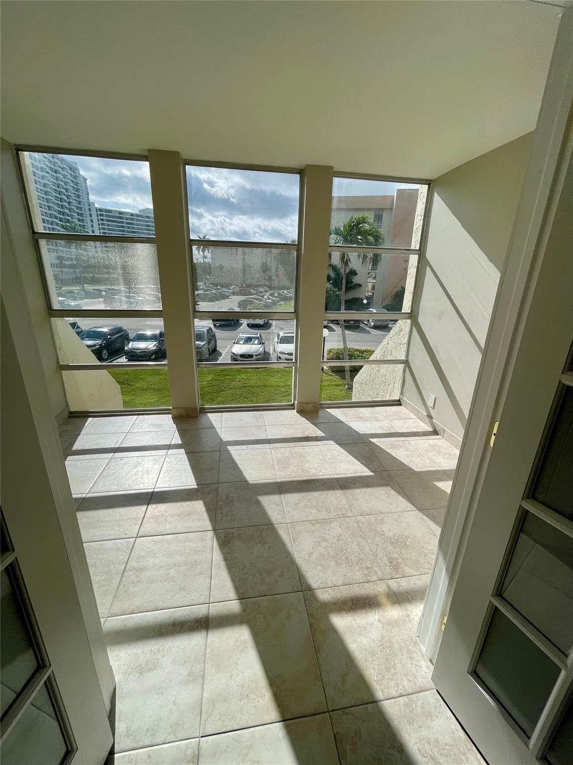 Desoto Park Condo - Residential Lease