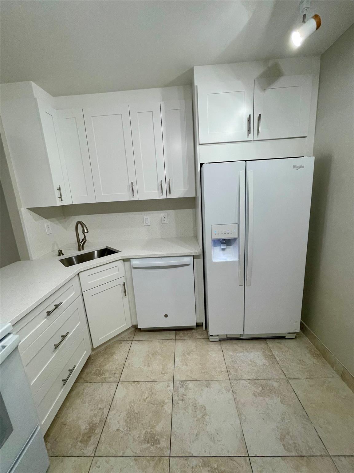 Desoto Park Condo - Residential Lease