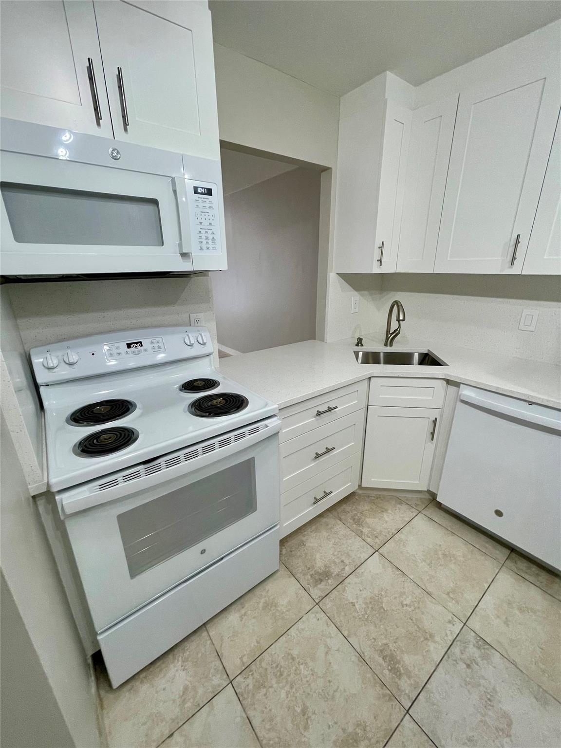 Desoto Park Condo - Residential Lease