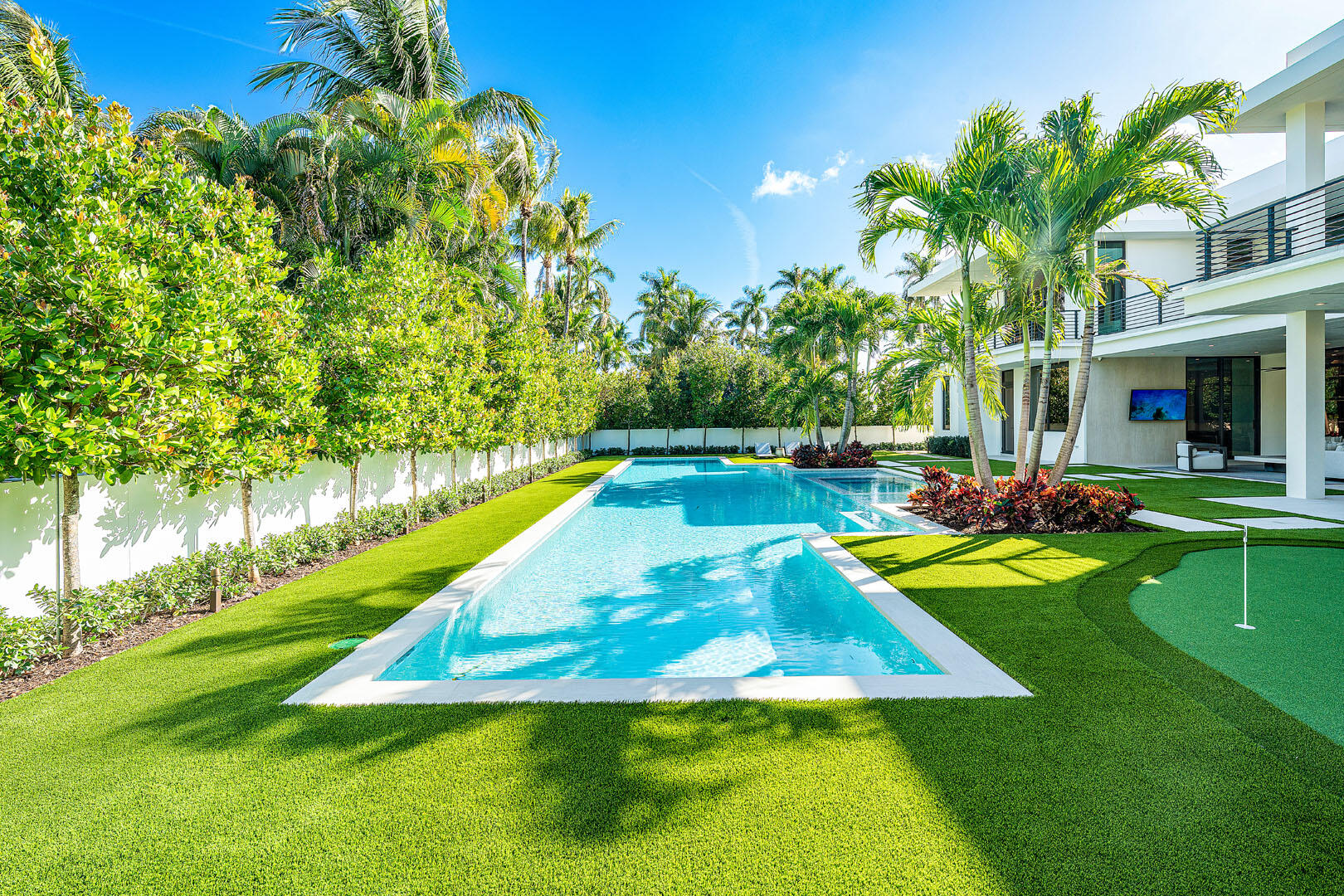 ROYAL PALM YACHT & COUNTRY CLUB - Residential