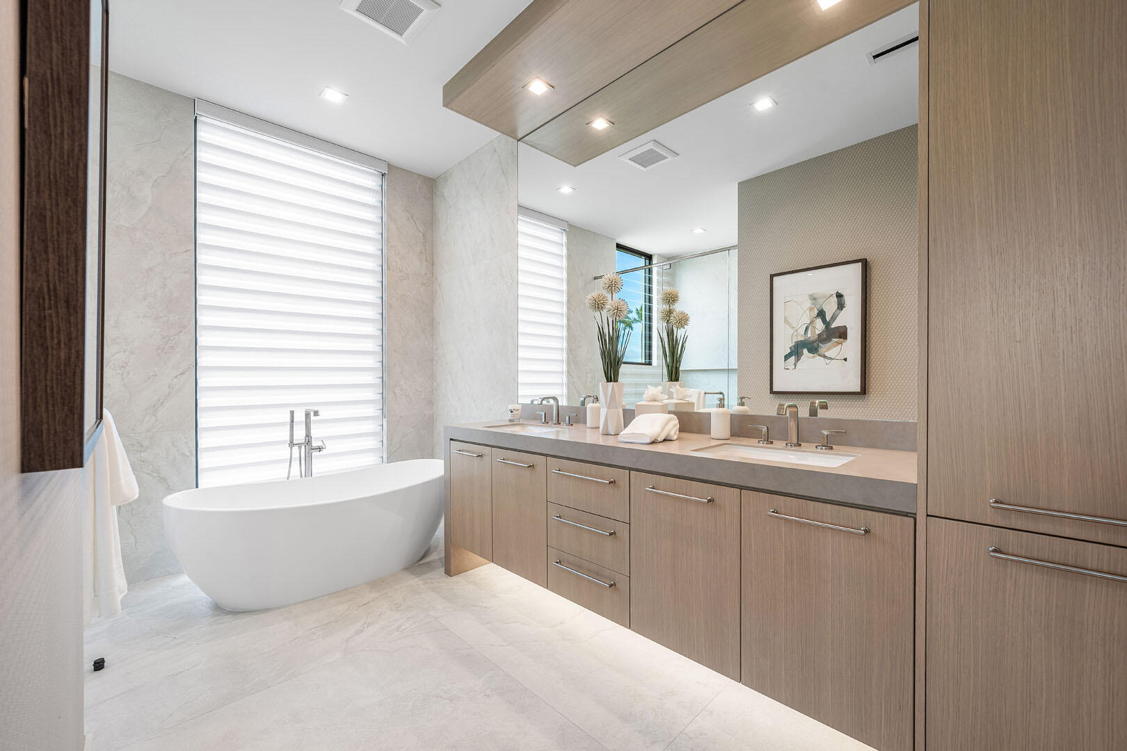 ROYAL PALM YACHT & COUNTRY CLUB - Residential