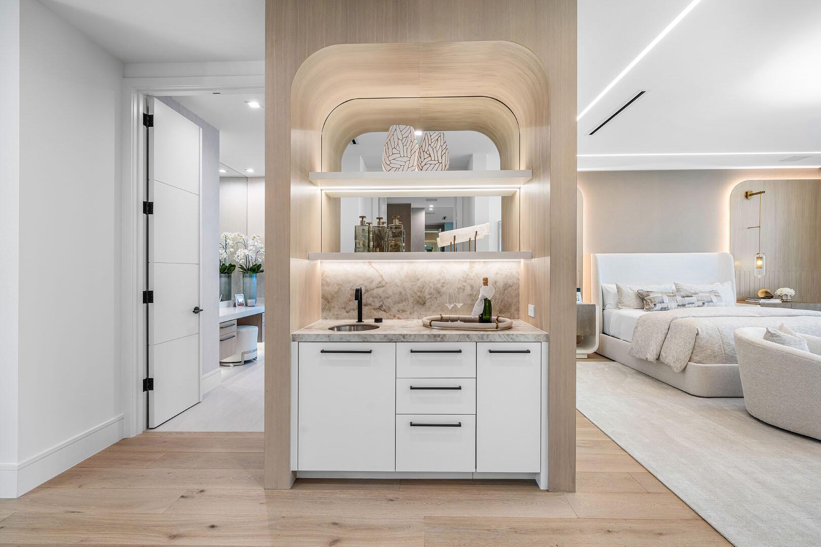 ROYAL PALM YACHT & COUNTR - Residential