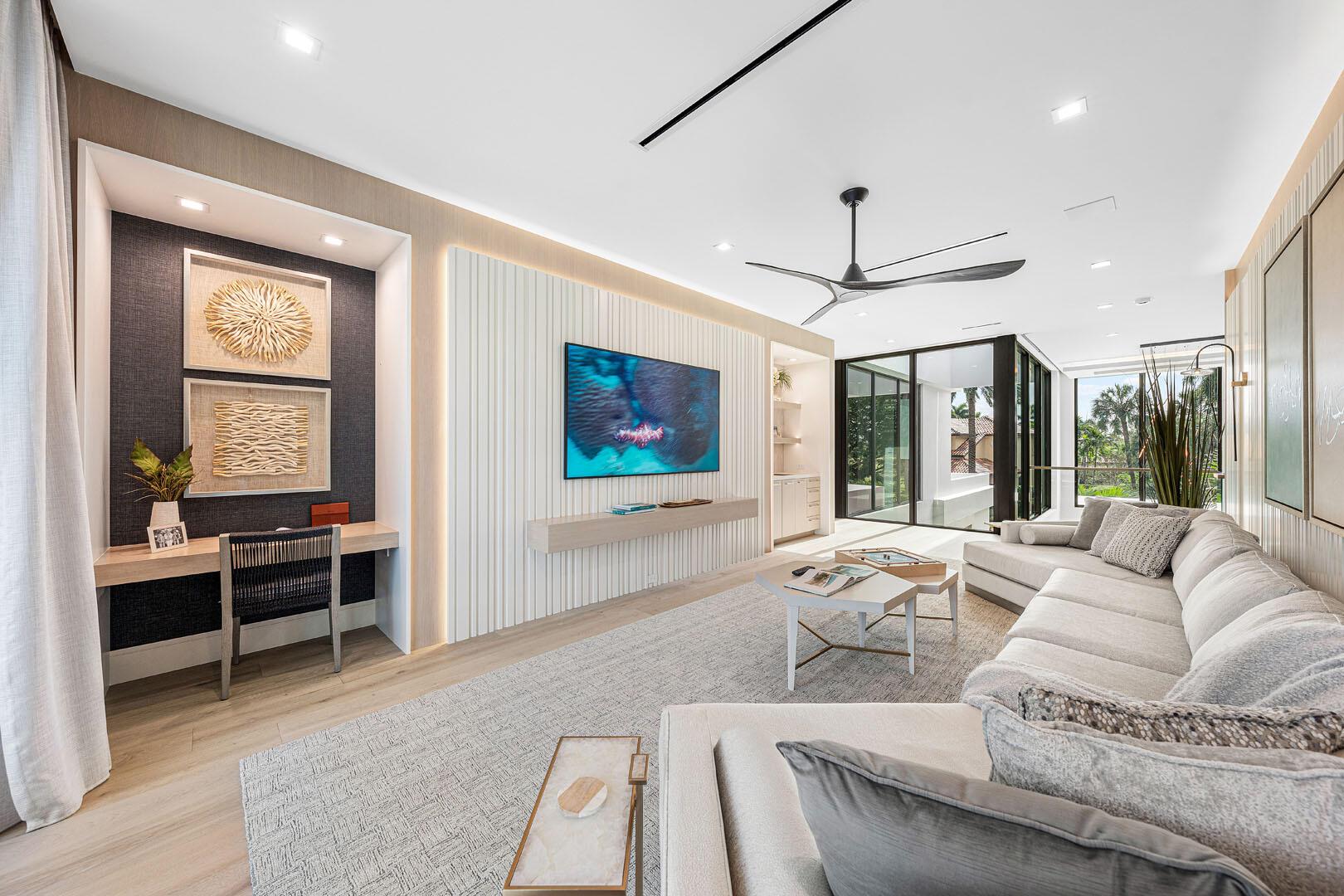 ROYAL PALM YACHT & COUNTR - Residential