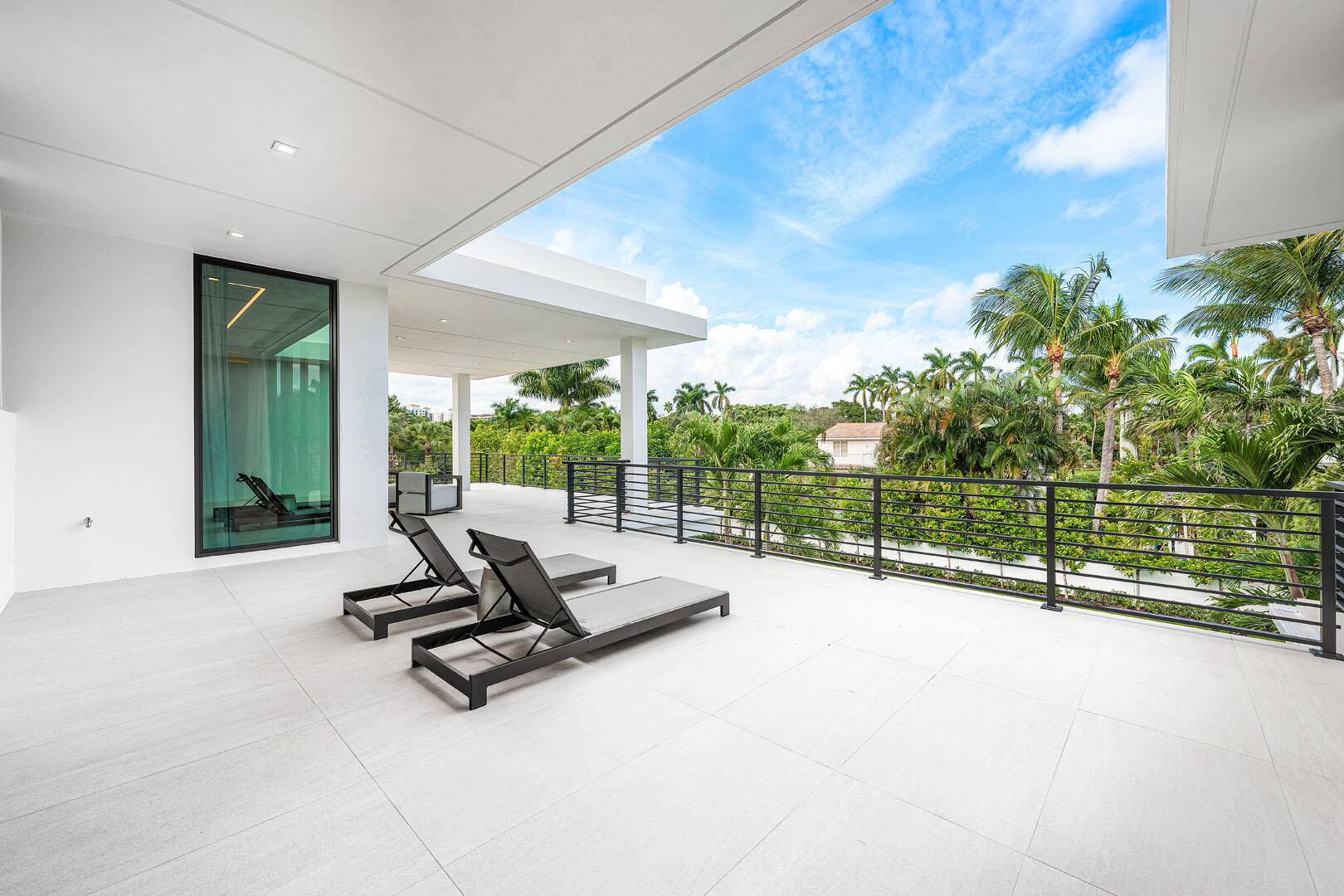 ROYAL PALM YACHT & COUNTRY CLUB - Residential