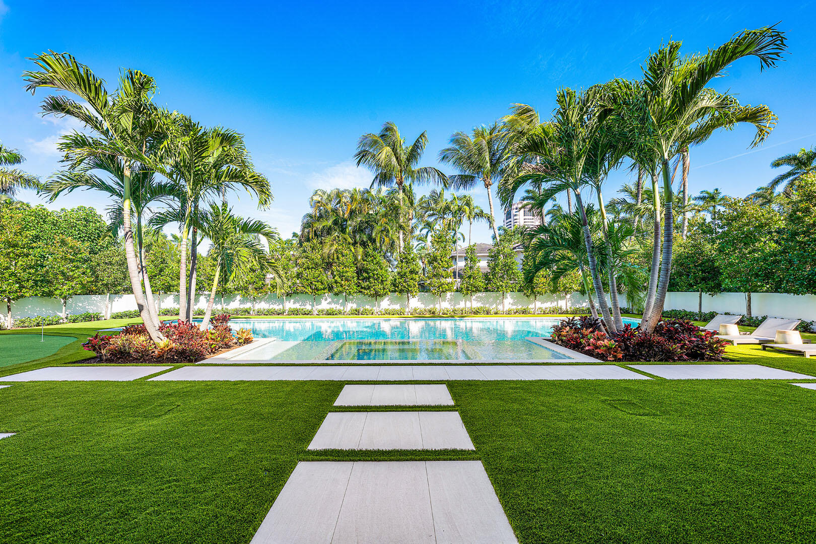 ROYAL PALM YACHT & COUNTRY CLUB - Residential