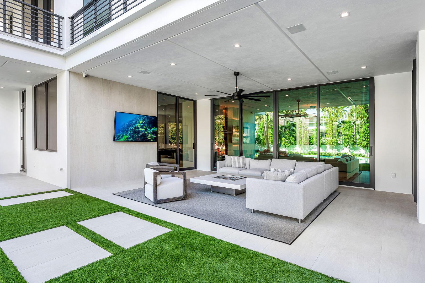 ROYAL PALM YACHT & COUNTR - Residential