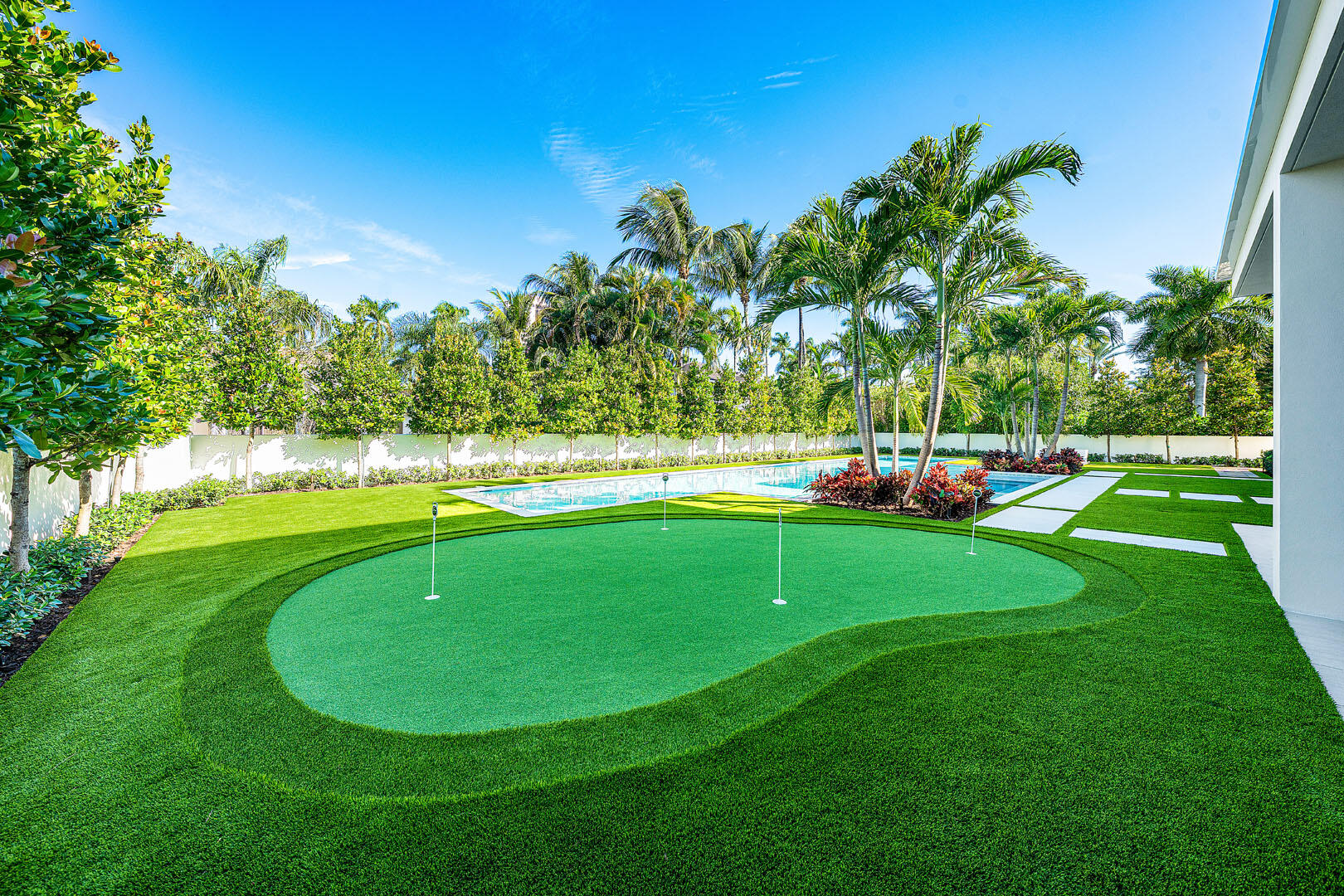 ROYAL PALM YACHT & COUNTRY CLUB - Residential