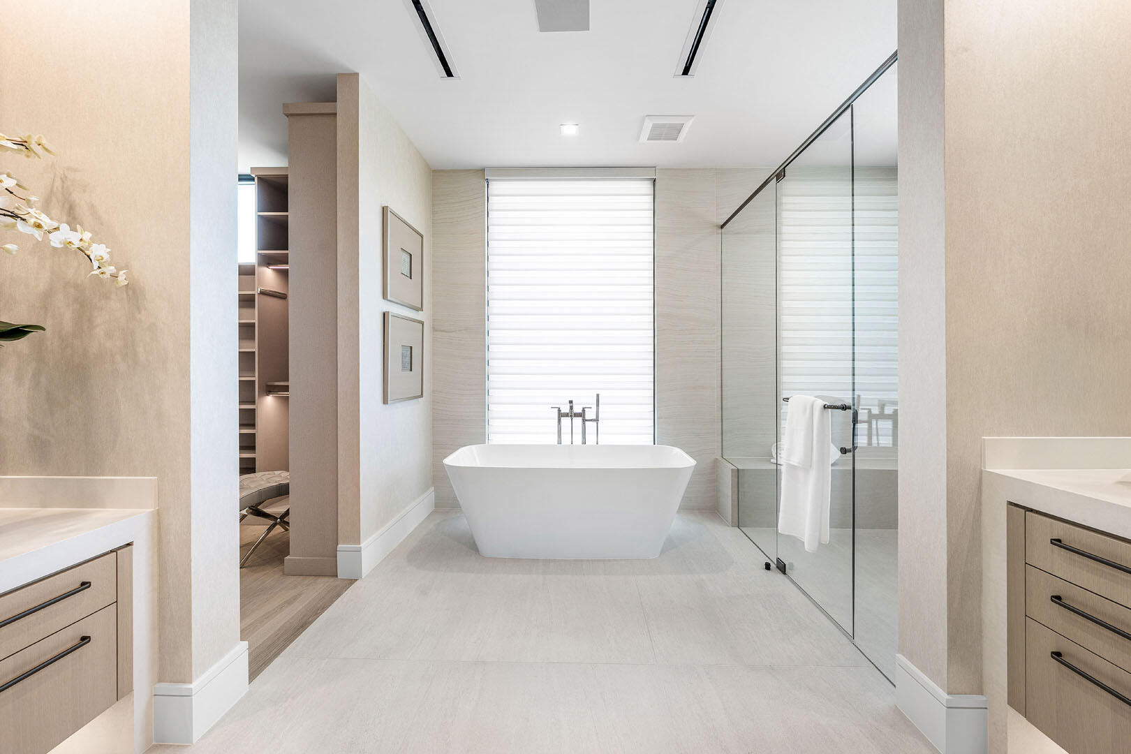 ROYAL PALM YACHT & COUNTRY CLUB - Residential