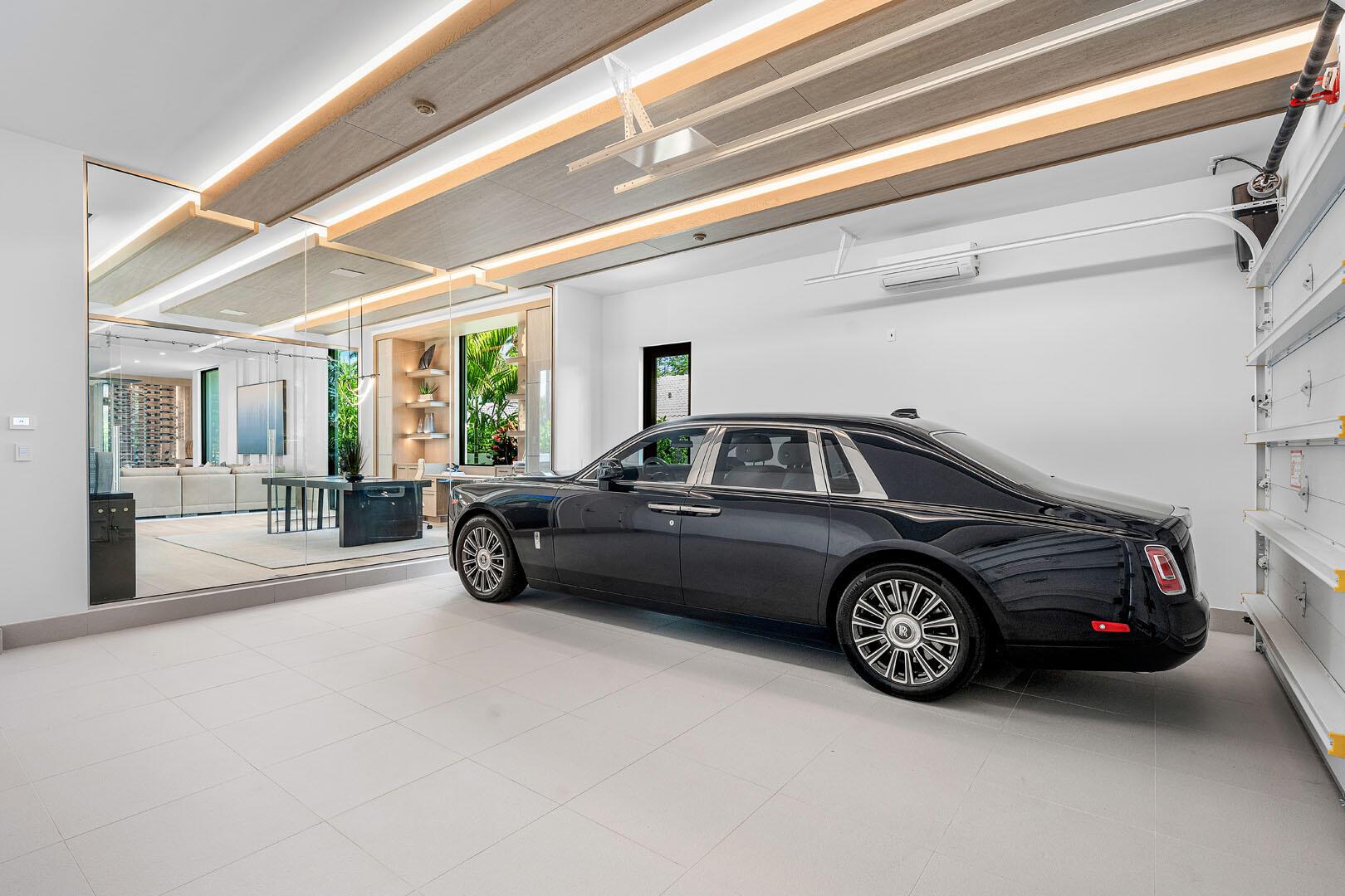 ROYAL PALM YACHT & COUNTR - Residential