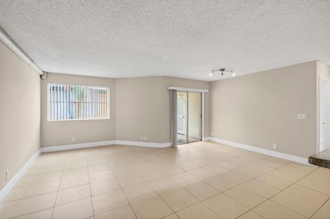 Tiny photo for 9901 Westview Drive #324, Coral Springs, FL 33076 (MLS # R11160461)