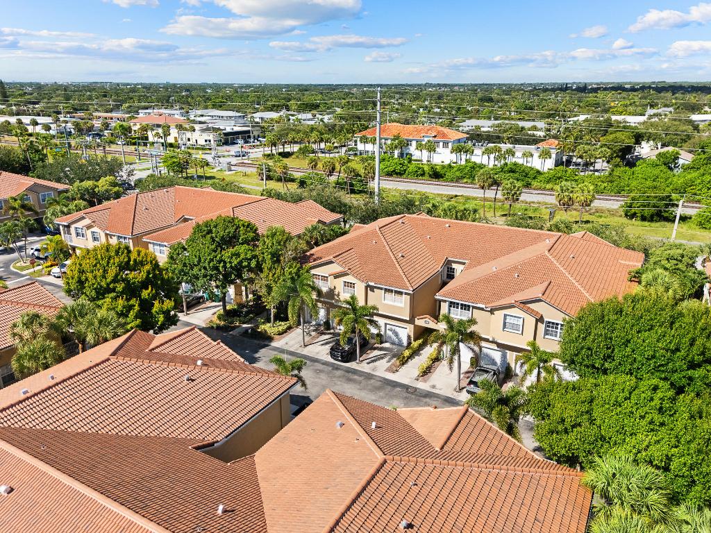 Tequesta Trace - Residential