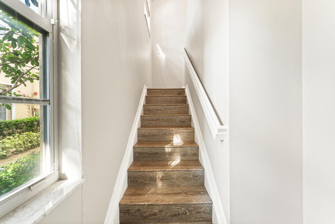 Tequesta Trace - Residential