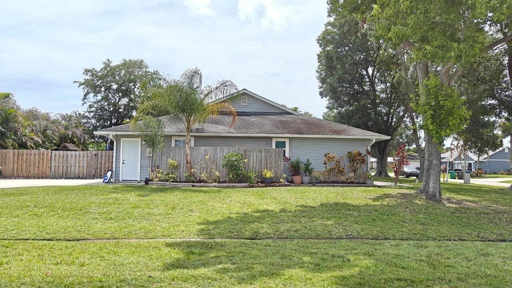 Photo of 2043 SE Camilo Street, Port Saint Lucie, FL 34952 (MLS # B26040885)