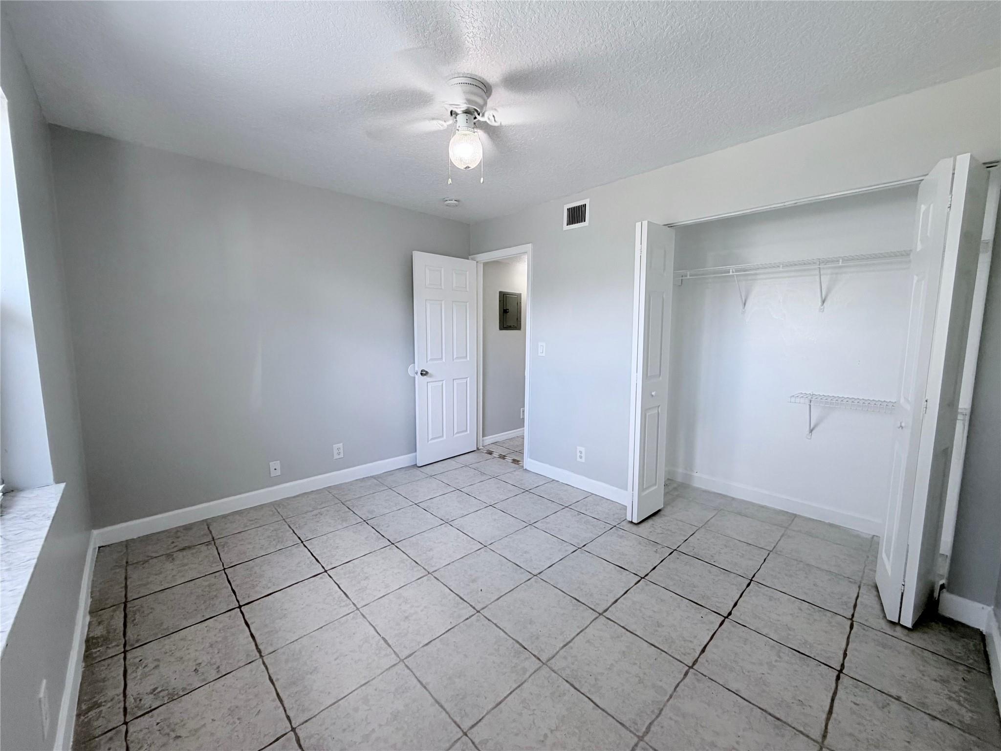 Waverly Place 2-19 D - Residential Lease