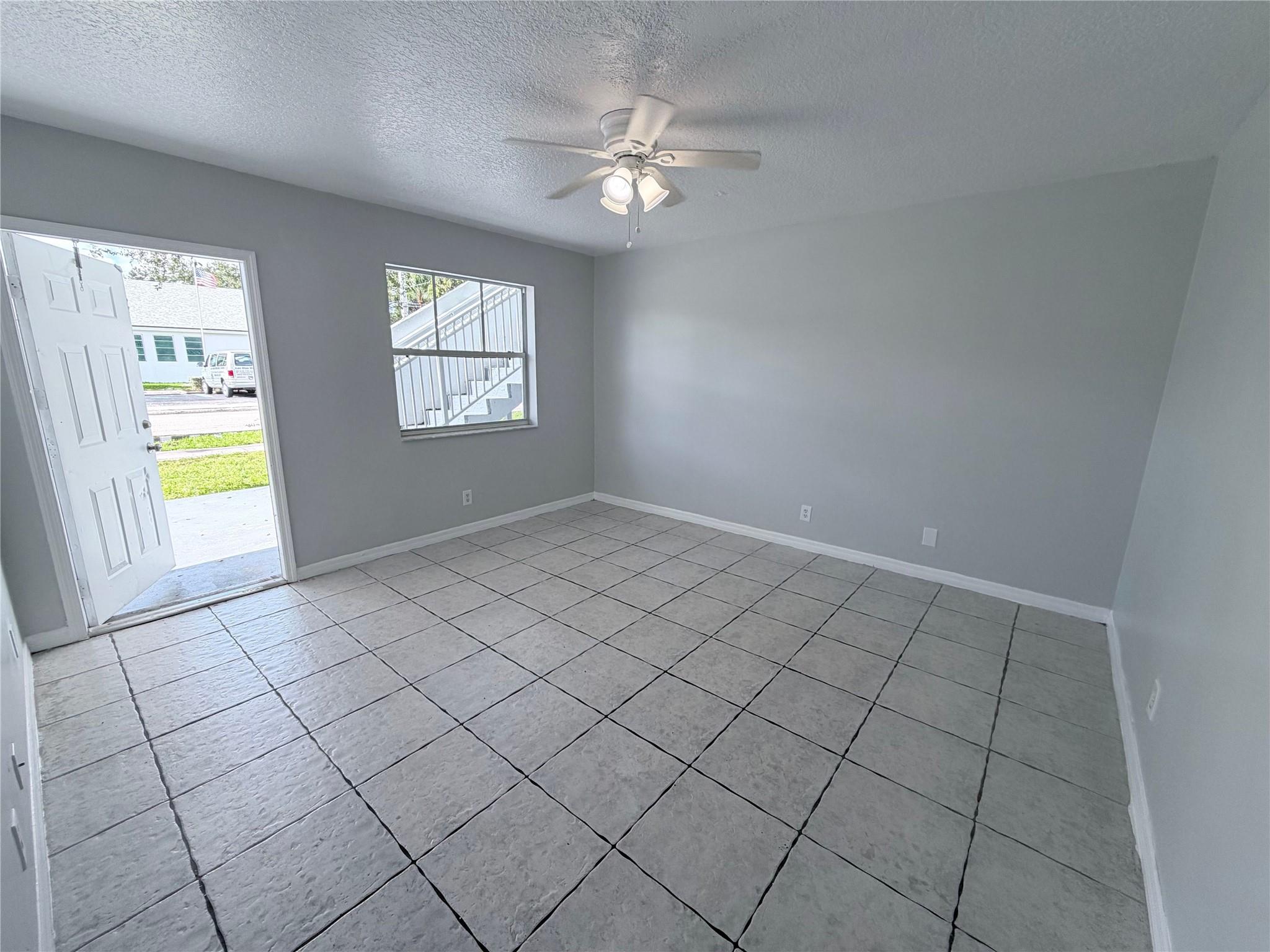 Waverly Place 2-19 D - Residential Lease