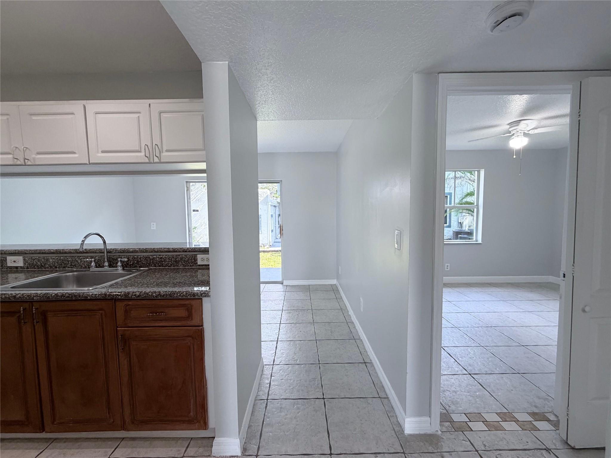 Waverly Place 2-19 D - Residential Lease