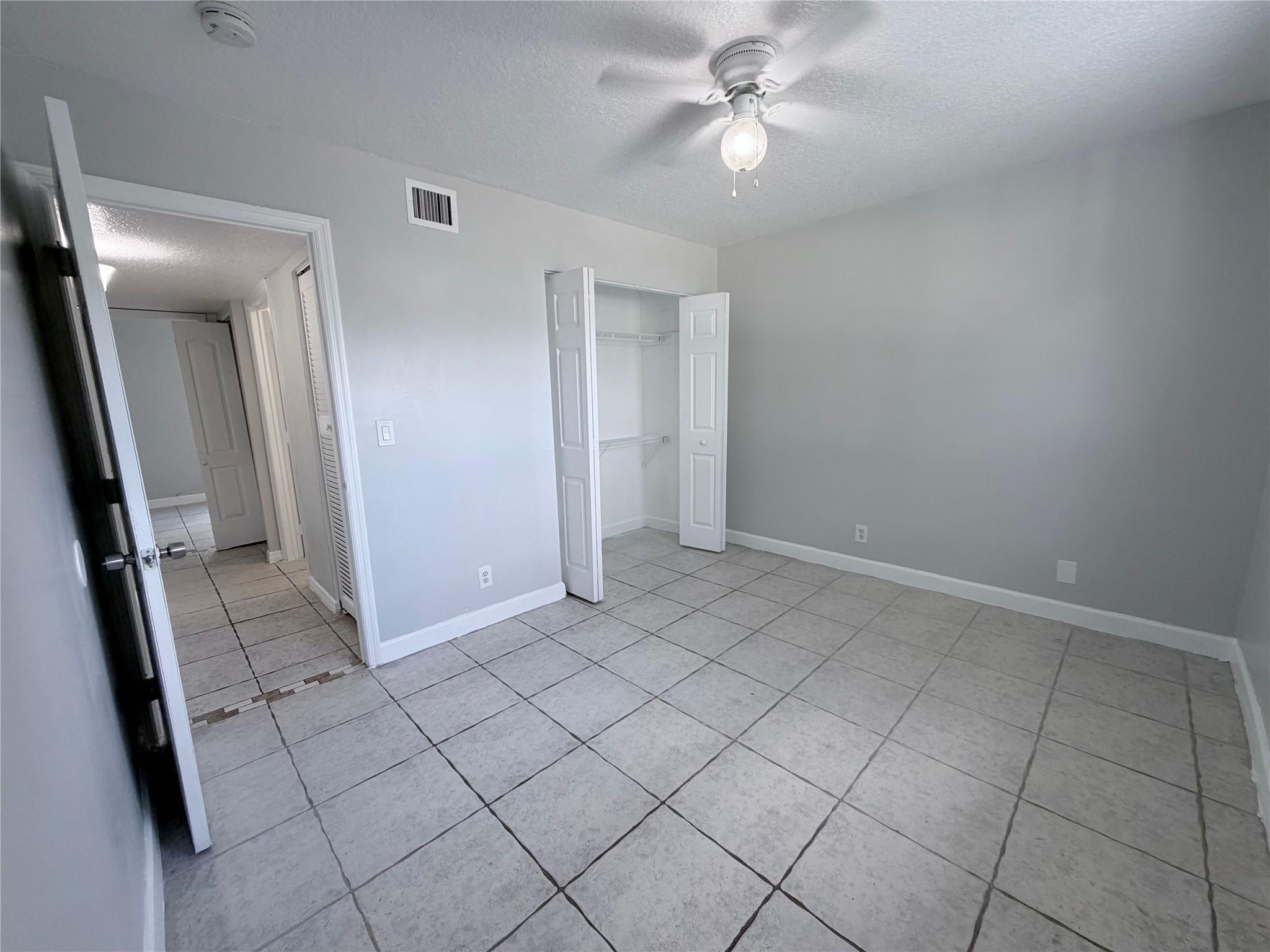 Waverly Place 2-19 D - Residential Lease