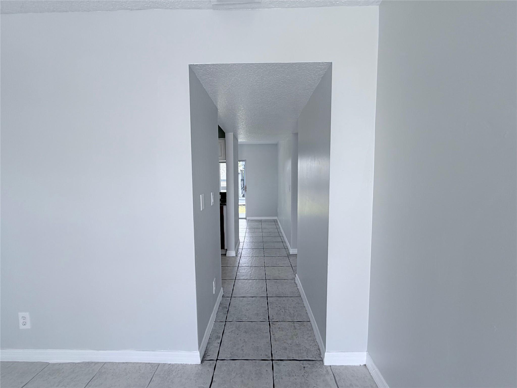 Waverly Place 2-19 D - Residential Lease