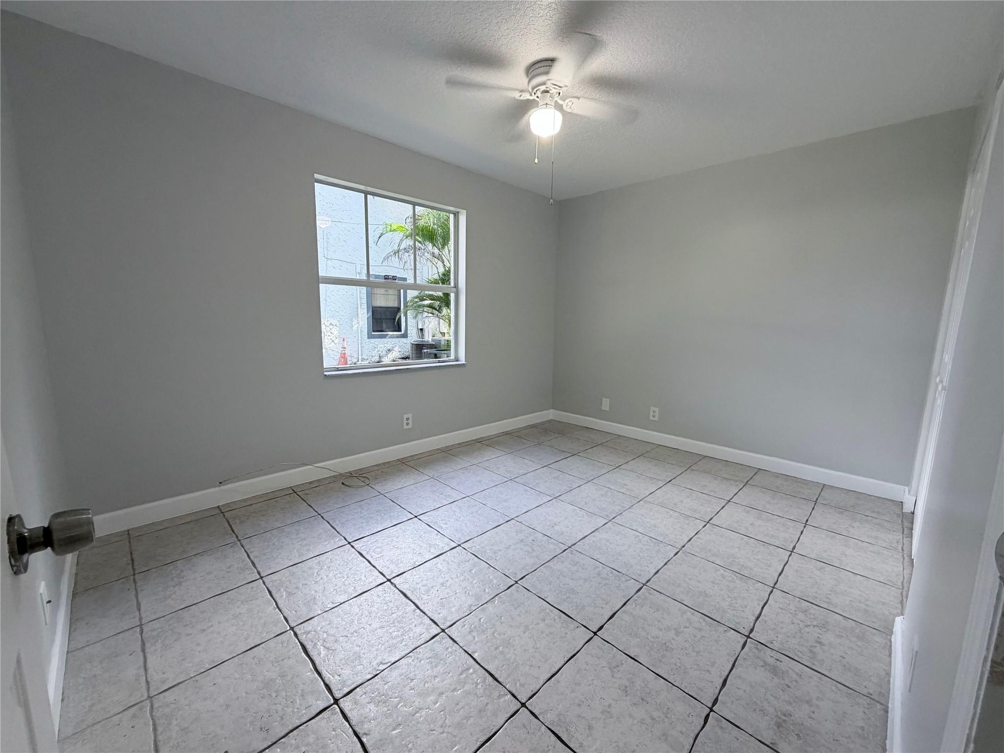 Waverly Place 2-19 D - Residential Lease