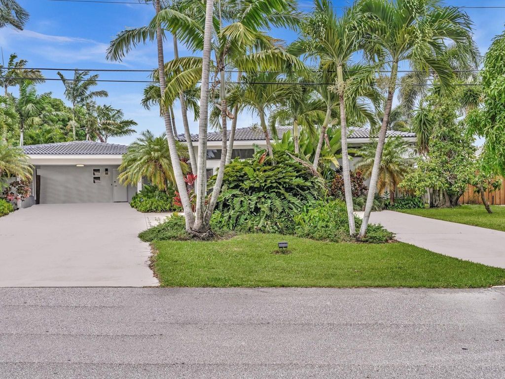 Photo of 1640 NE 43rd Street, Oakland Park, FL 33334 (MLS # F10506844)