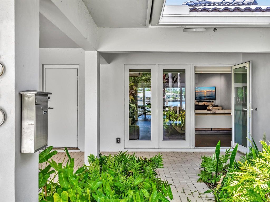 Photo of 1640 NE 43rd Street, Oakland Park, FL 33334 (MLS # F10506844)