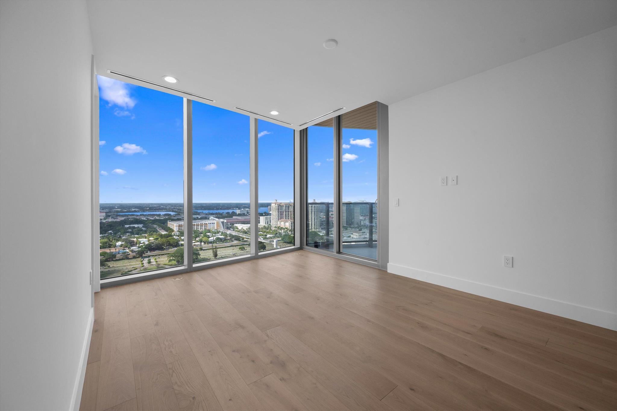 FORTE RESIDENCES CONDO - Residential