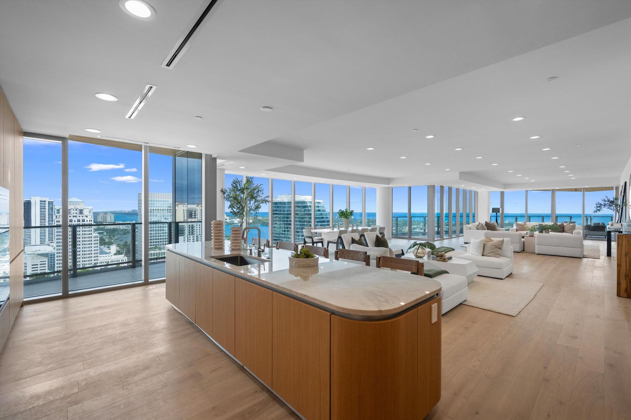 FORTE RESIDENCES CONDO - Residential