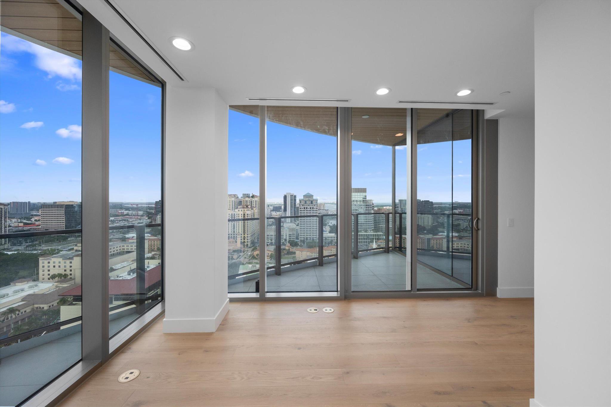 FORTE RESIDENCES CONDO - Residential