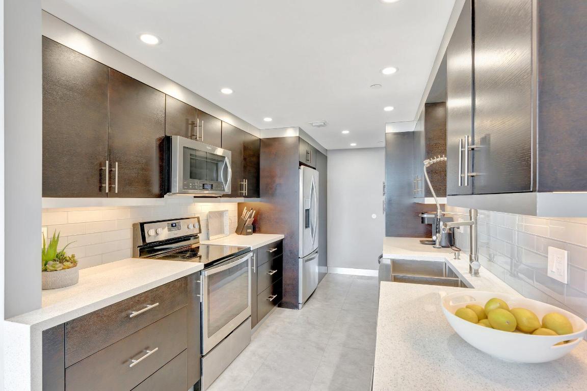 859 Jeffery Street 7030