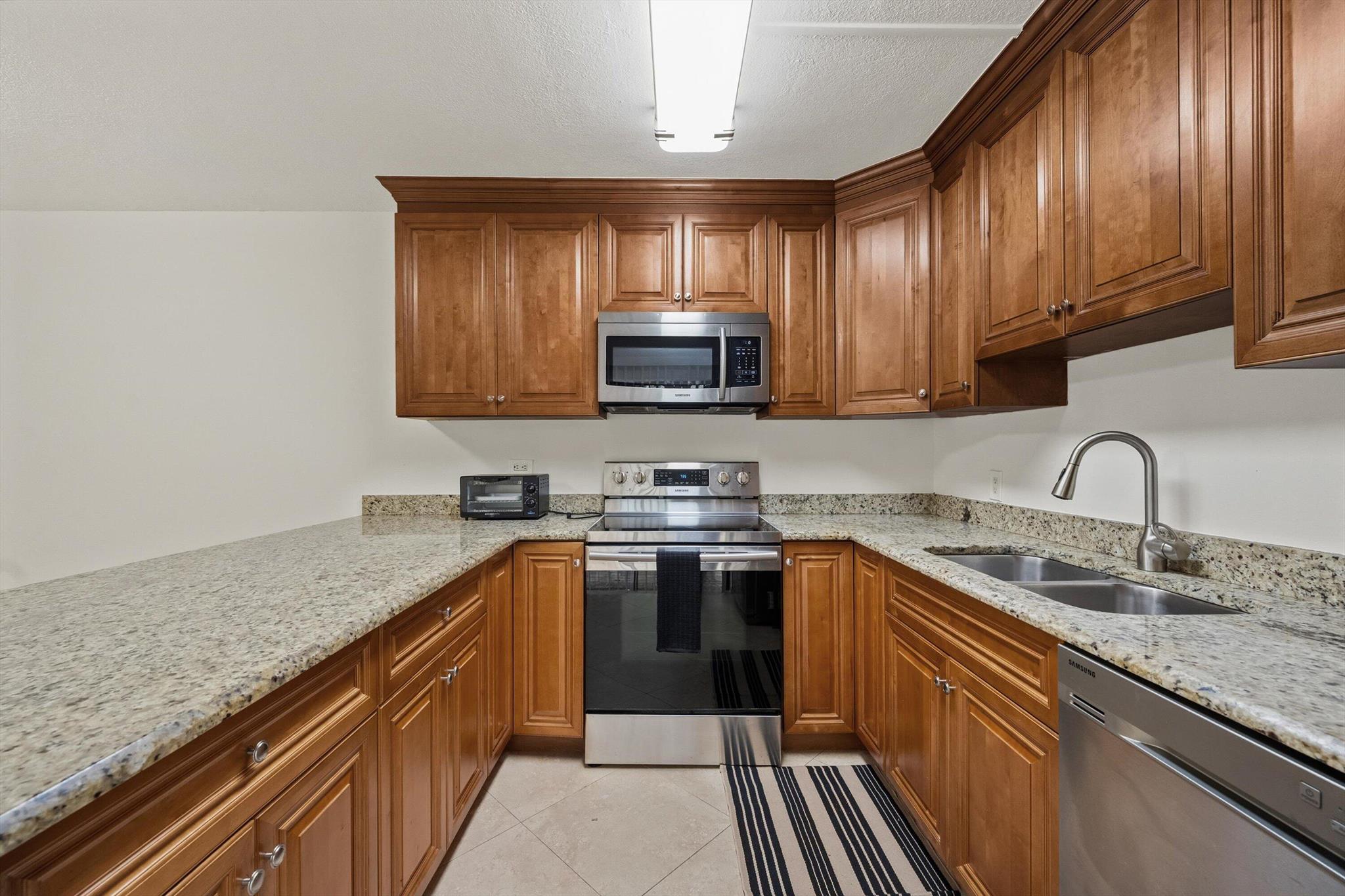 GARDEN LAKES AND GARDEN S - Residential