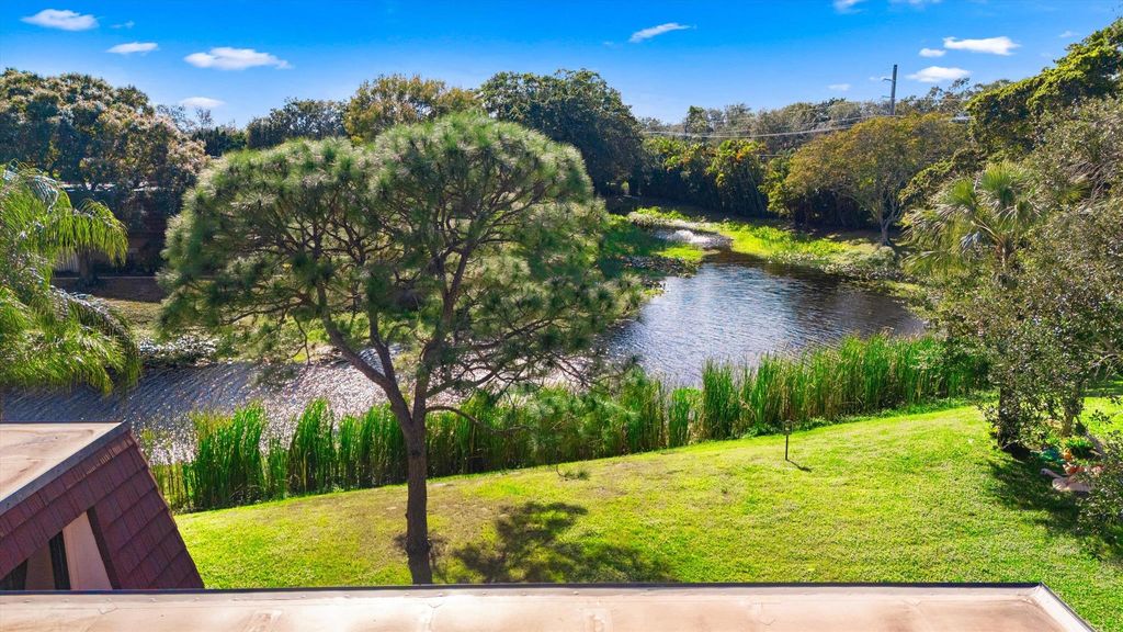 Photo of 1907 19th Lane, Palm Beach Gardens, FL 33418 (MLS # R11148737)
