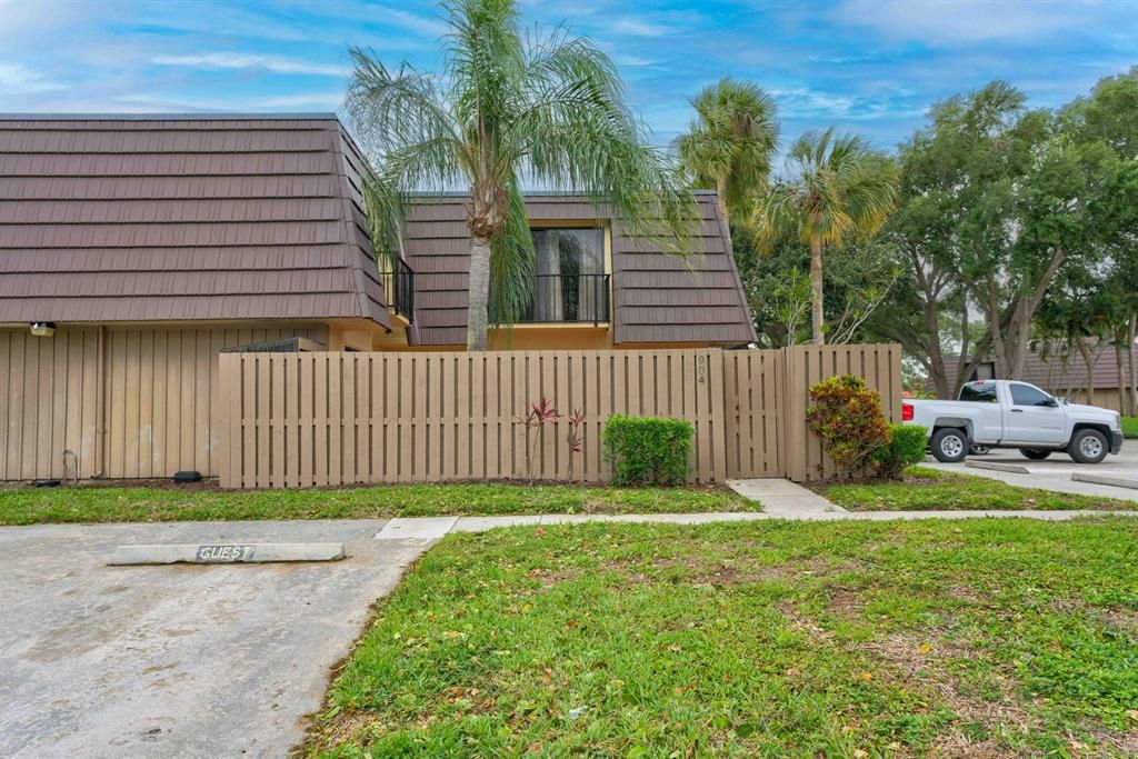 Photo of 904 9th Court, Palm Beach Gardens, FL 33410 (MLS # R10881397)