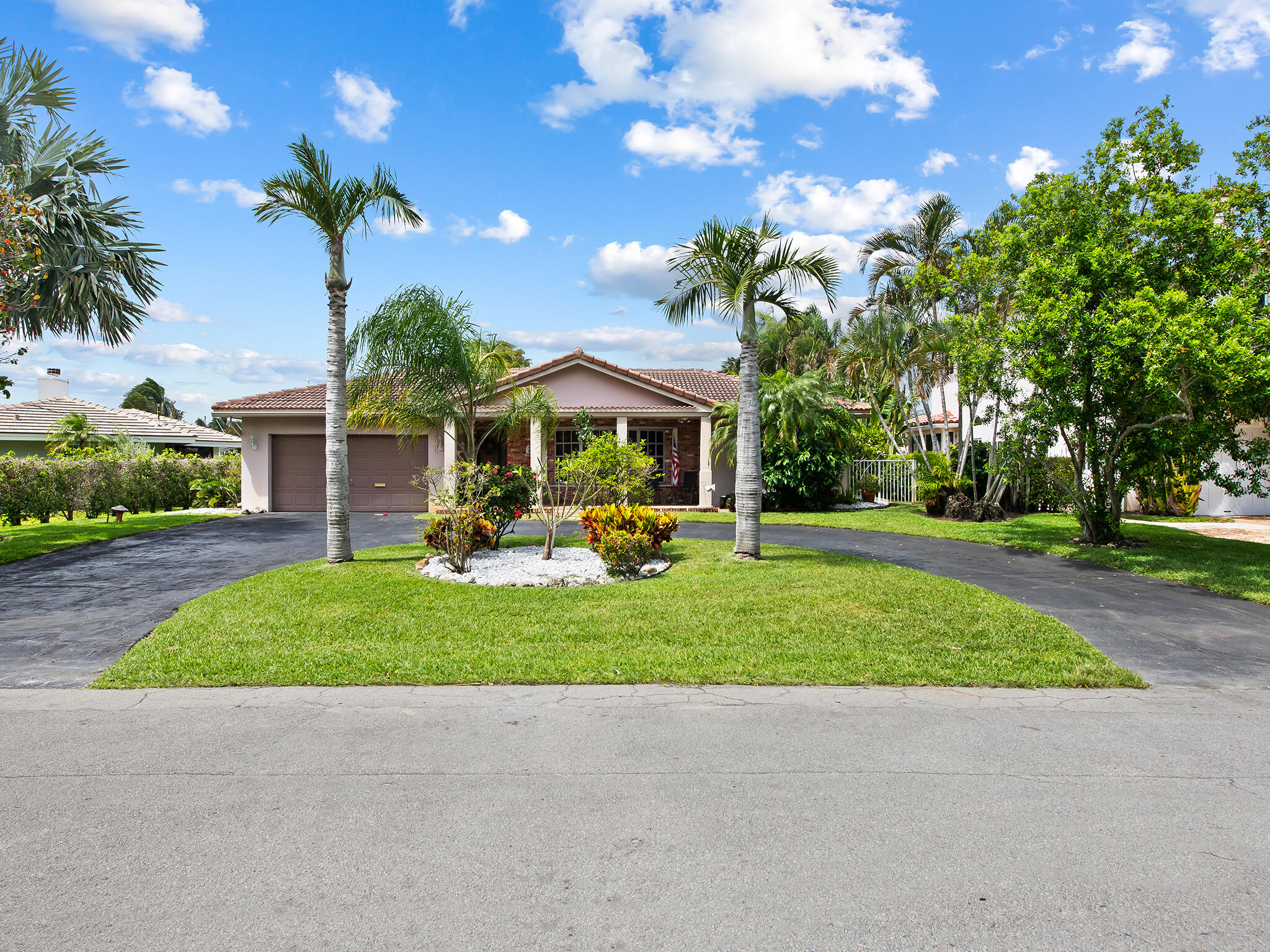 HILLSBORO HARBOR UNIT - Residential