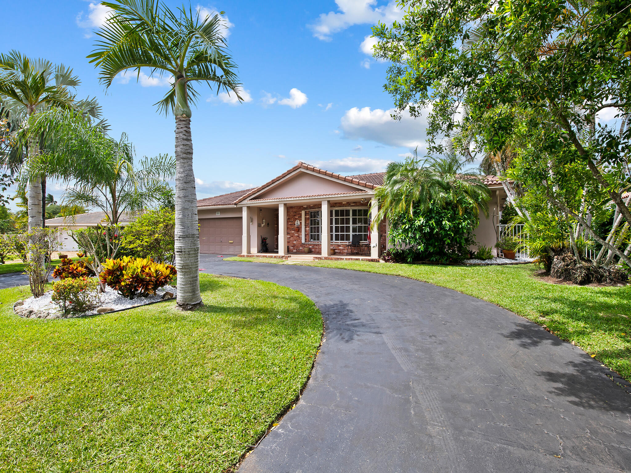 HILLSBORO HARBOR UNIT - Residential