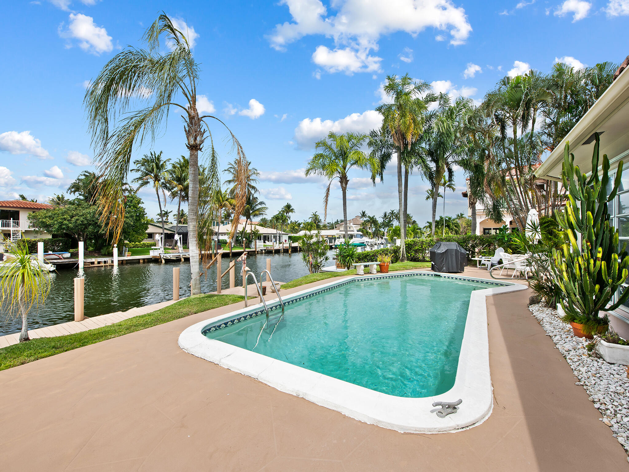 HILLSBORO HARBOR UNIT - Residential