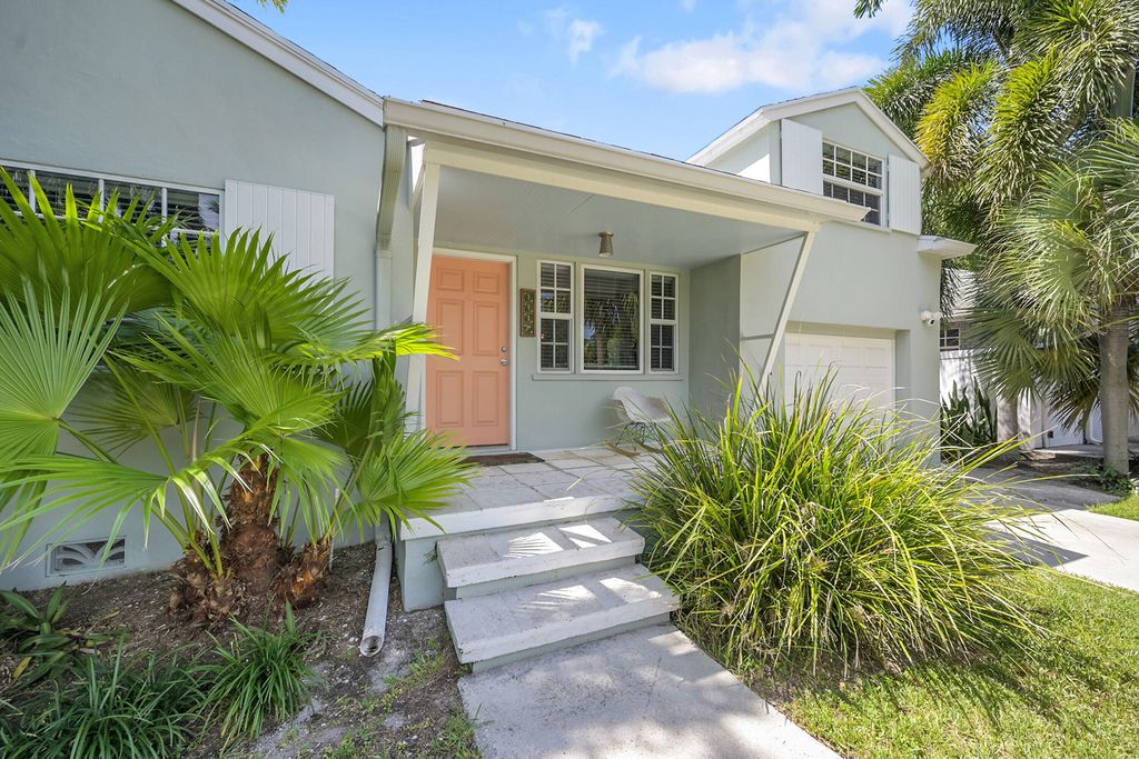 Photo of 1117 S Palmway, Lake Worth Beach, FL 33460 (MLS # R11118828)