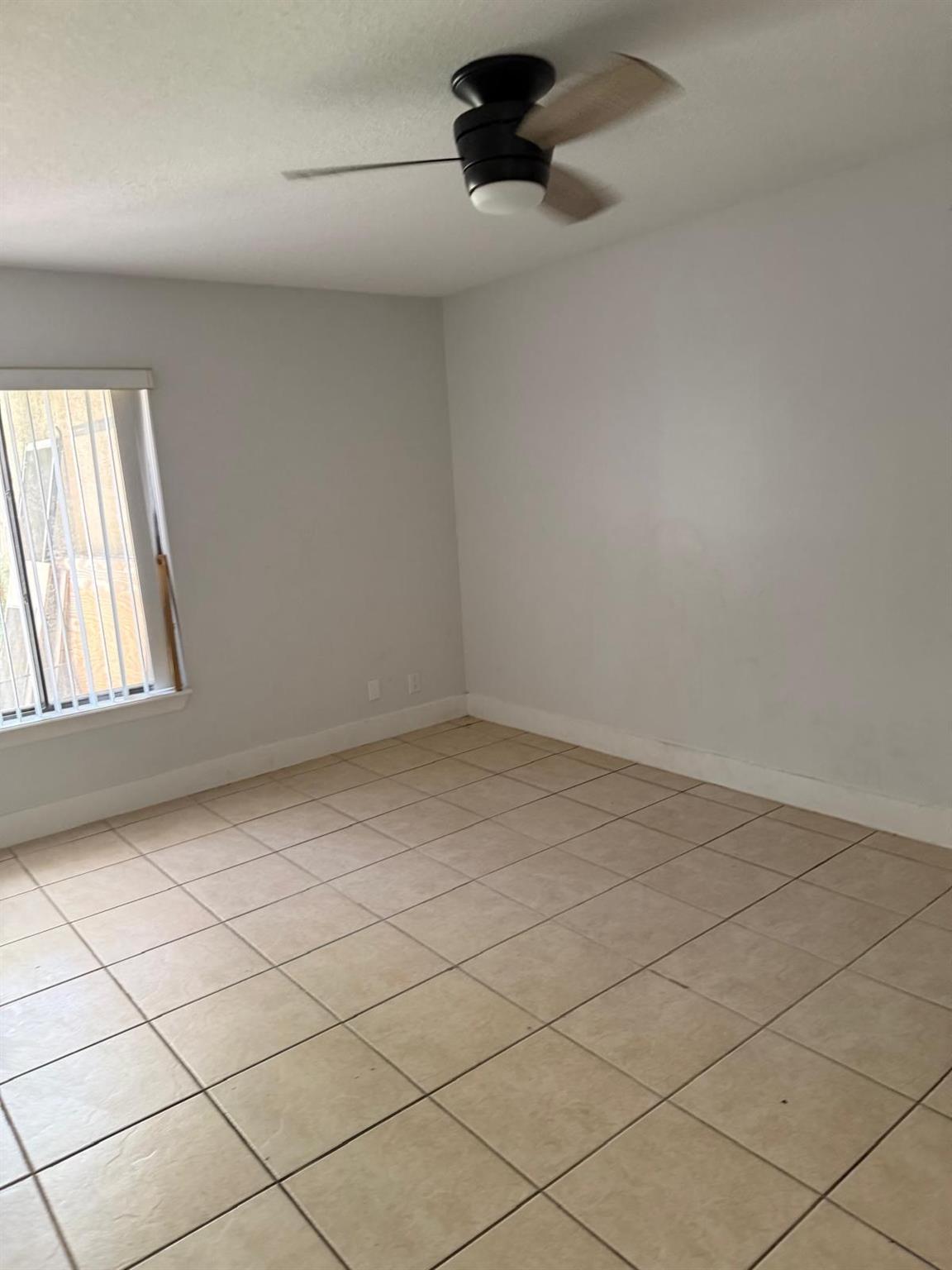 1216 Periwinkle Pl