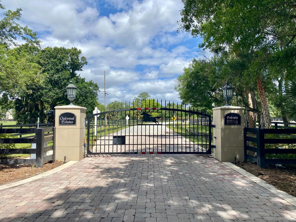 Photo of 18122 Burr Oak Lane, Jupiter, FL 33478 (MLS # B26002554)