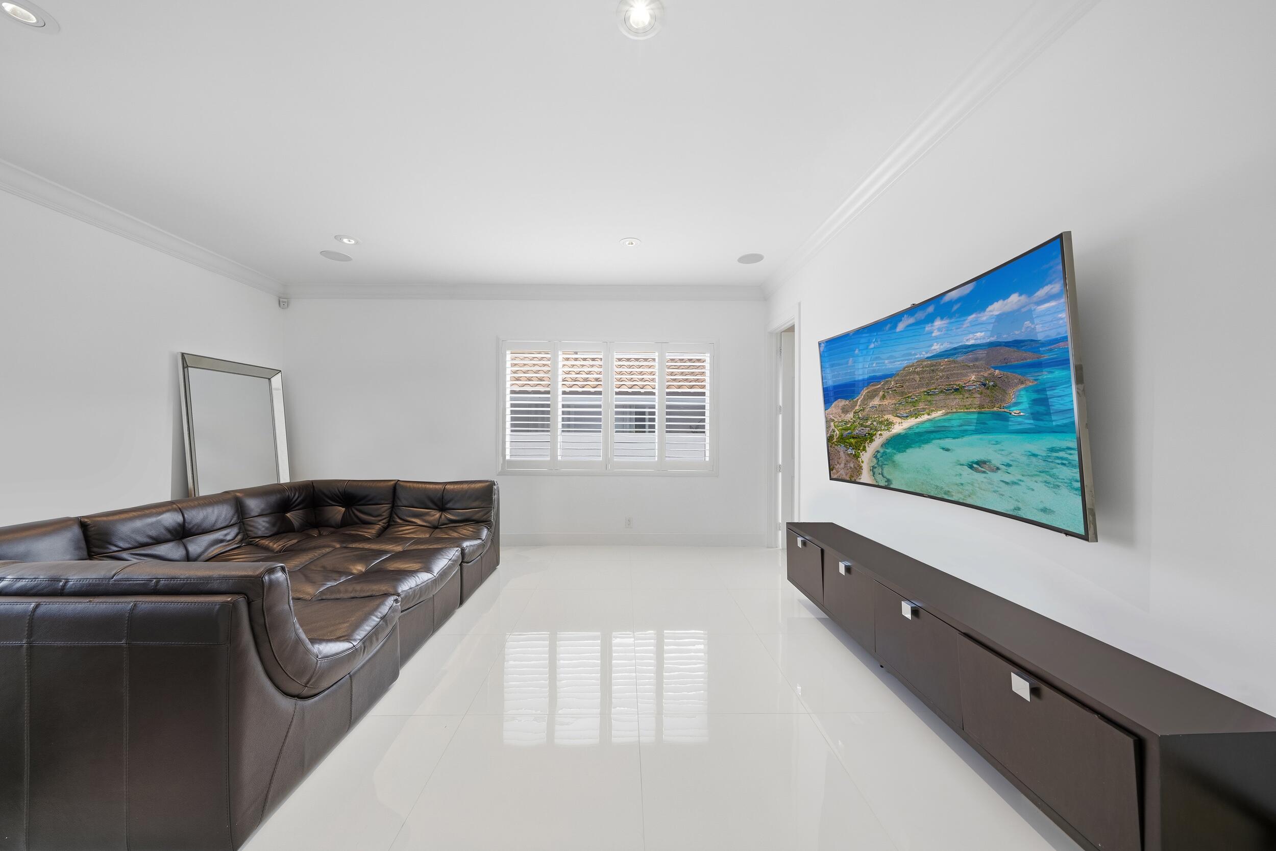 EASTERN SHORES - Residential