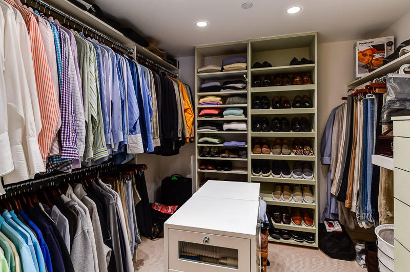 TWENTY ONE HUNDRED CONDO - Residential