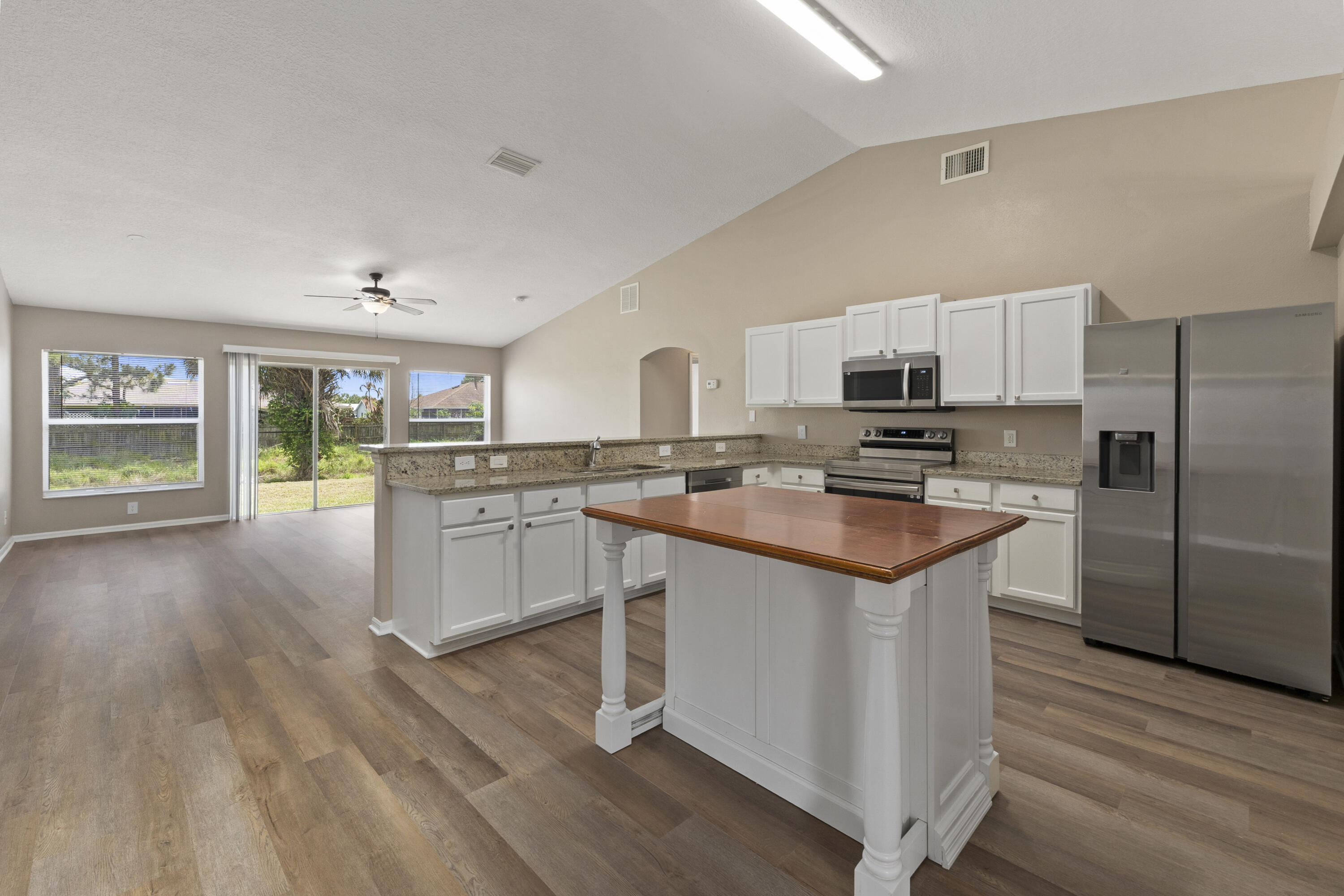 PORT ST LUCIE SECTION 8 - Residential