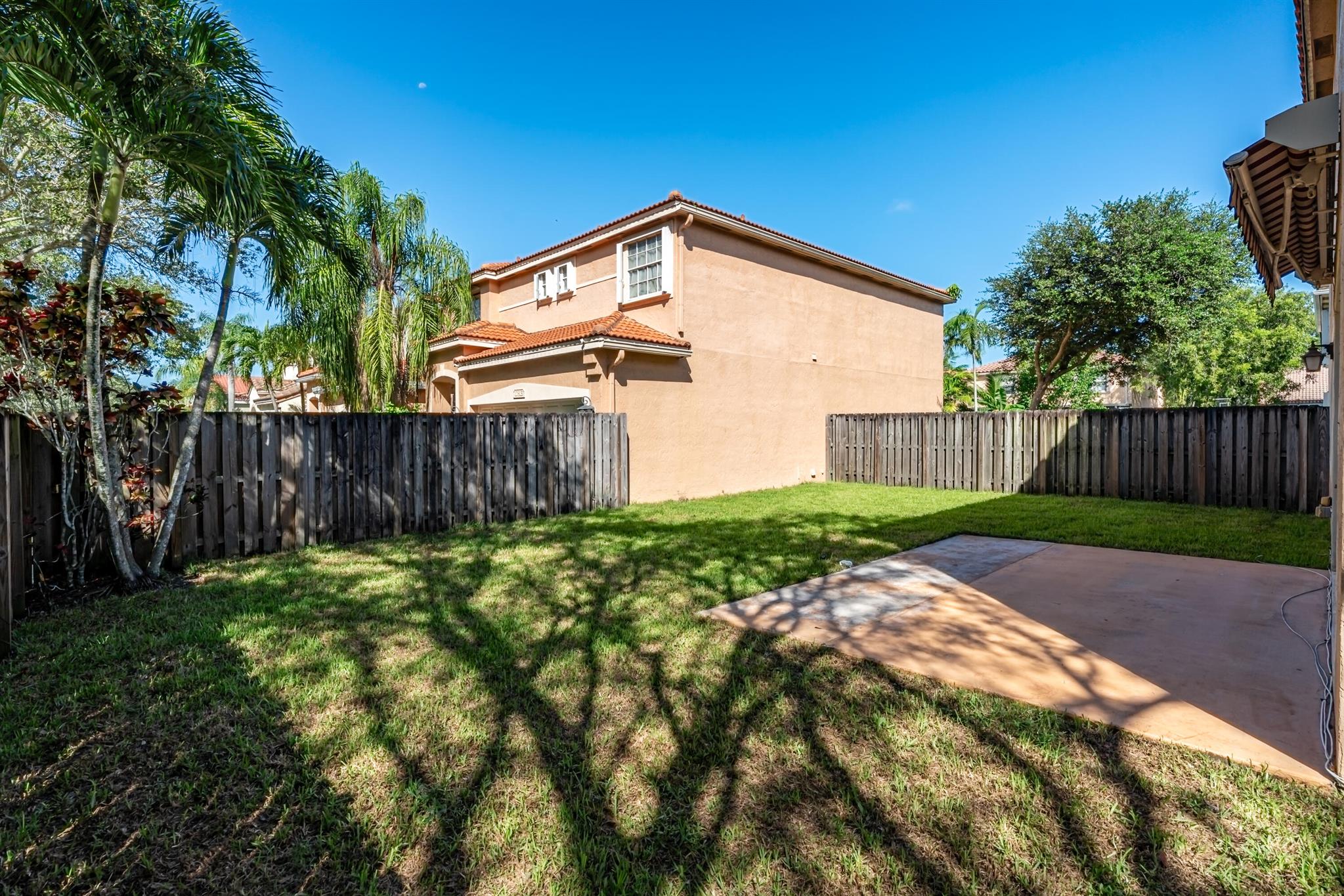 EMBASSY LAKES PHASE III 1 - Residential
