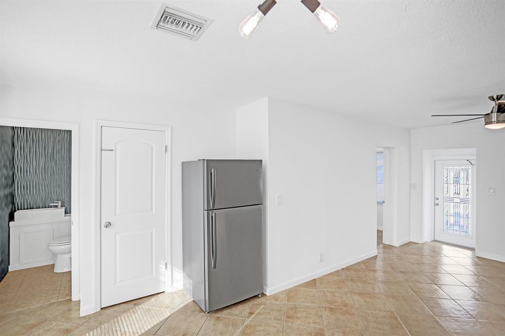 COLLIER ESTATES 2ND ADD - Residential Lease