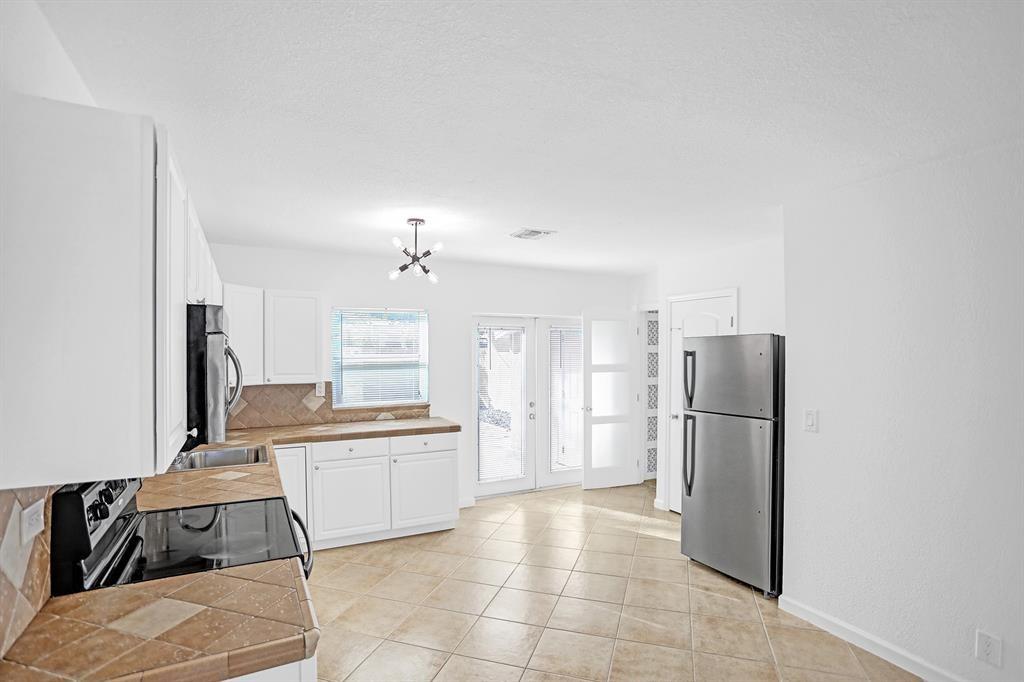 COLLIER ESTATES 2ND ADD - Residential Lease