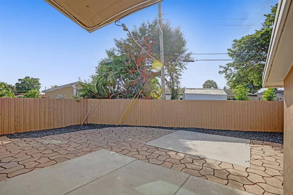 COLLIER ESTATES 2ND ADD - Residential Lease