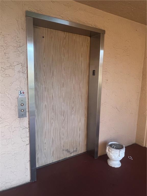 Palm Lakes Condo - Residential Lease