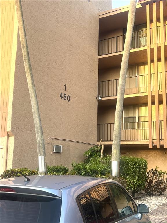 Palm Lakes Condo - Residential Lease